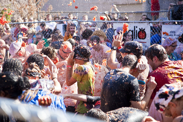 Fight tomatina