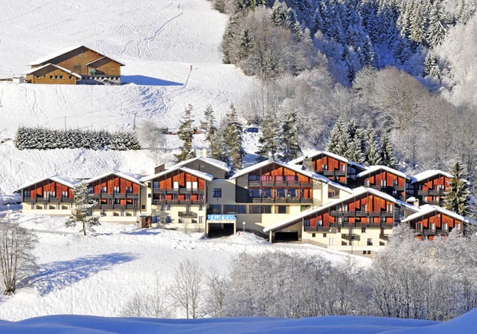 Village vacances Azura Arêches Beaufort - Vue de loin