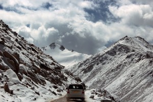 Trajet de montagne en voiture @Pexels - Pixabay