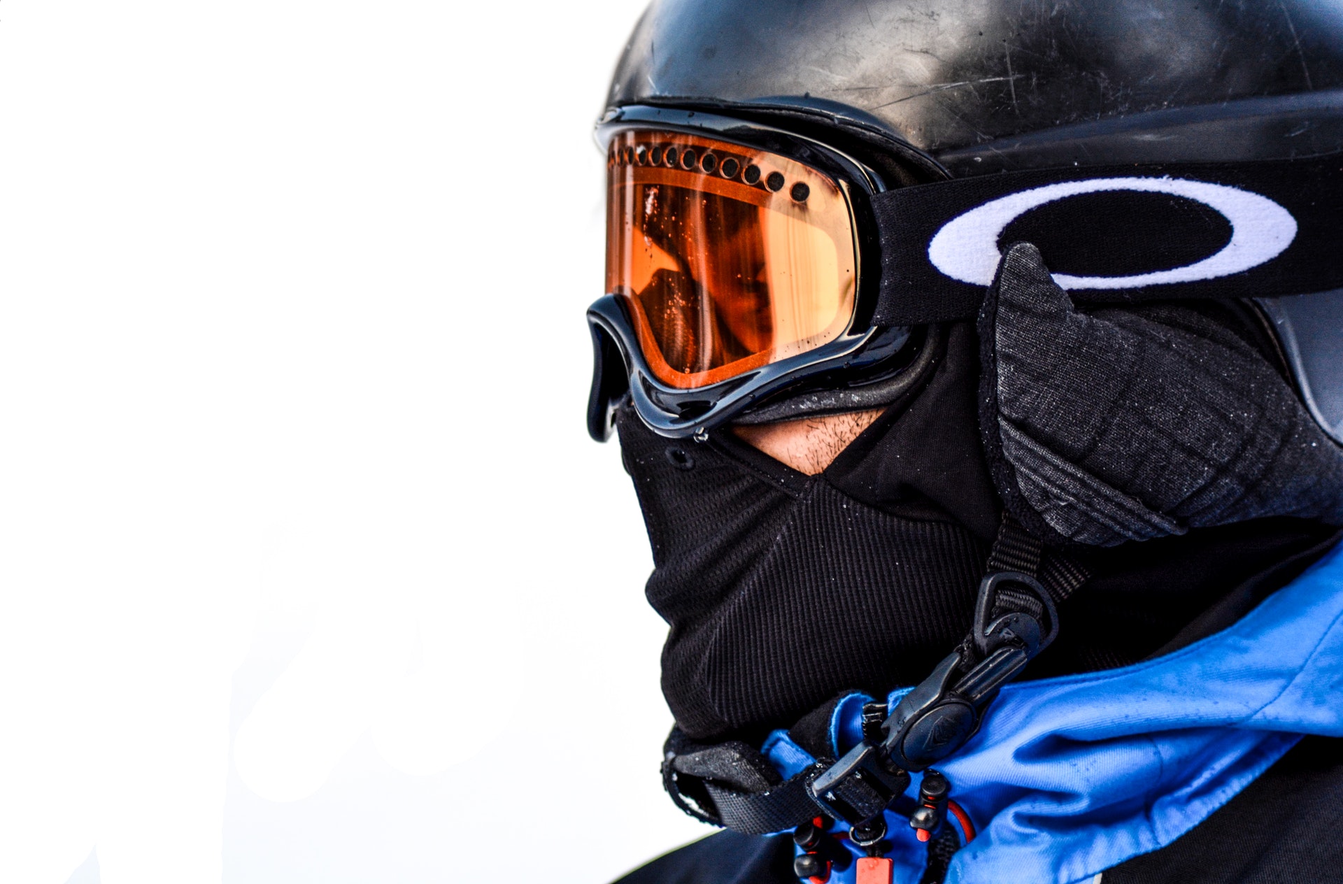C'est essentiel de mettre un casque de ski - @monicore - Pexels