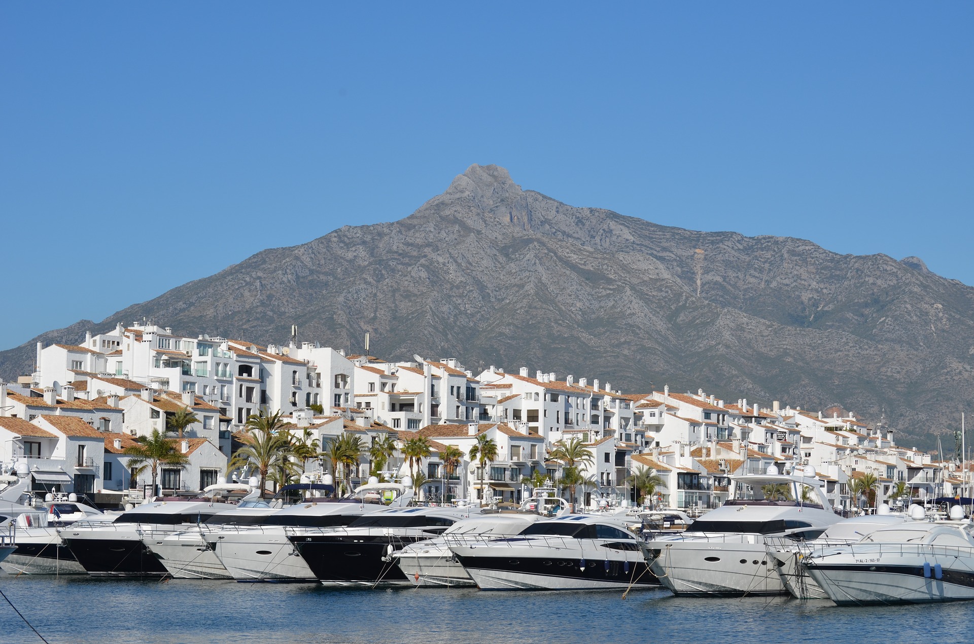 Marbella Marbella - @Mpilarf - Pixabay